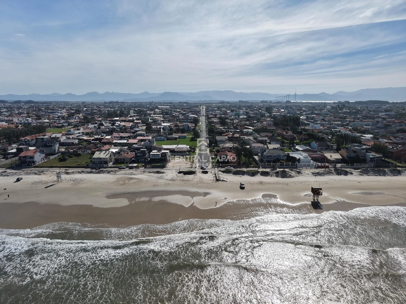 Casa em super lote à venda no Centro e próximo ao mar em Xangri-Lá: 6ª foto da galeria de imagens do imóvel