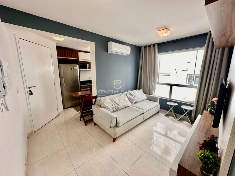 APARTAMENTO A UMA QUADRA DO MAR