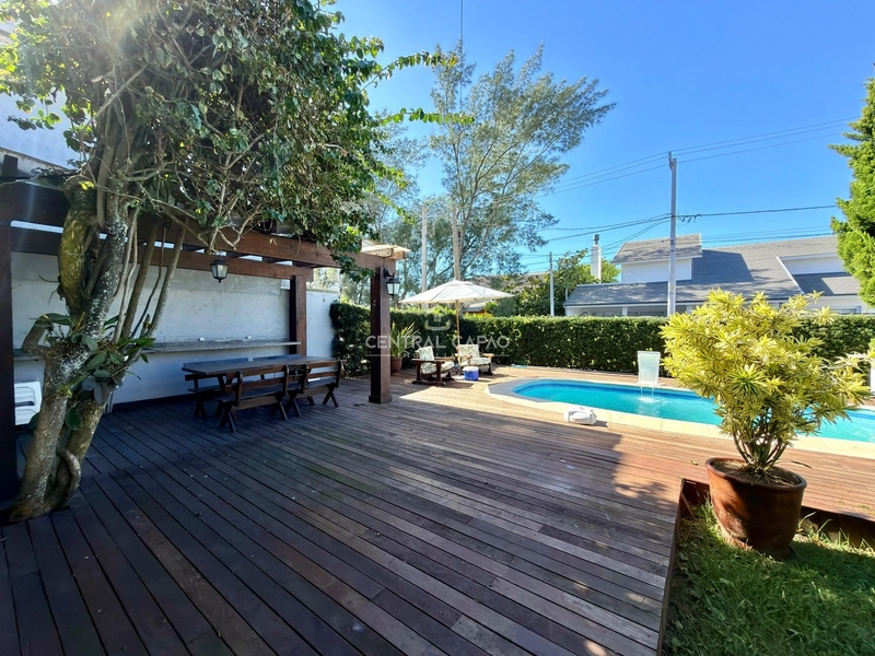 Casa 4 dormitórios próxima ao mar, à venda em Atlântida: 14ª foto da galeria de imagens do imóvel
