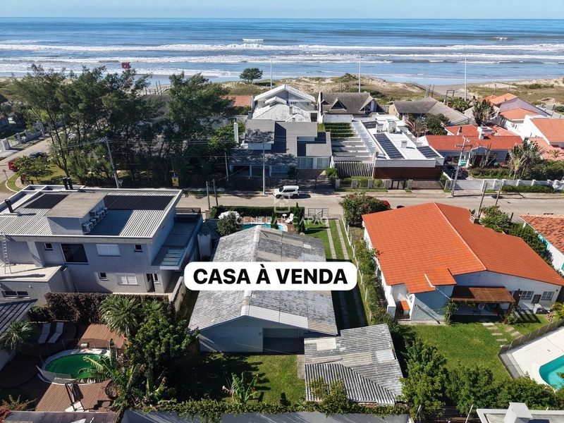 Casa 4 dormitórios próxima ao mar, à venda em Atlântida: 2ª foto da galeria de imagens do imóvel