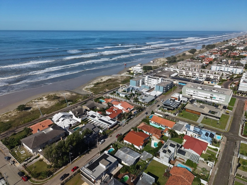 Casa 4 dormitórios próxima ao mar, à venda em Atlântida: 7ª foto da galeria de imagens do imóvel
