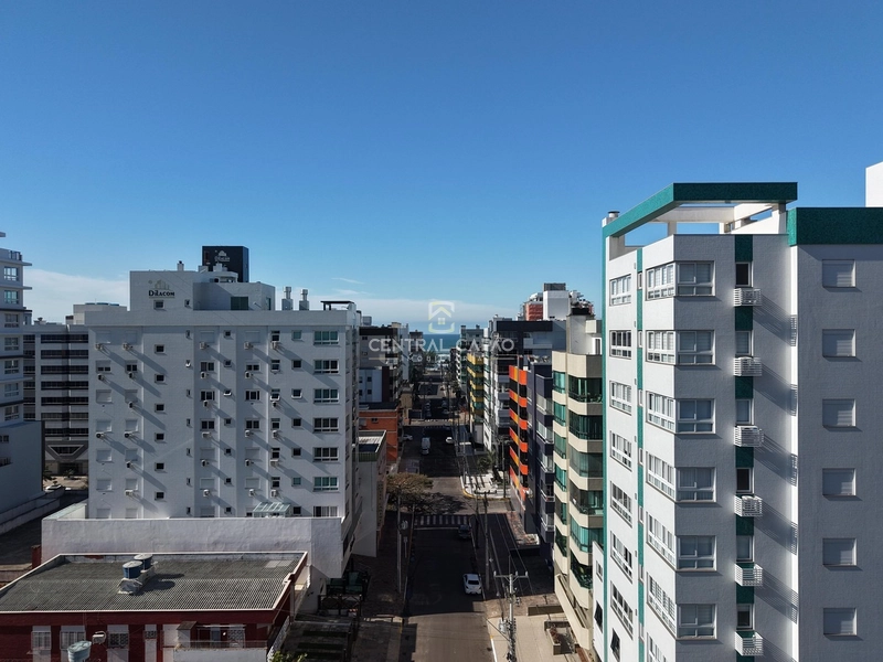 Apartamento 1 dormitório com sacada de frente à venda em Capão: 2ª foto da galeria de imagens do imóvel