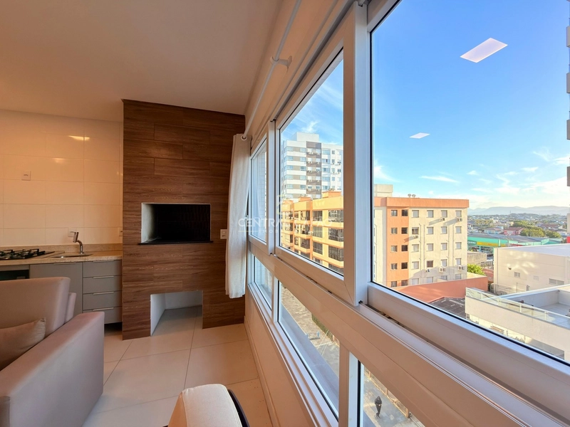Apartamento 1 dormitório com sacada de frente à venda em Capão