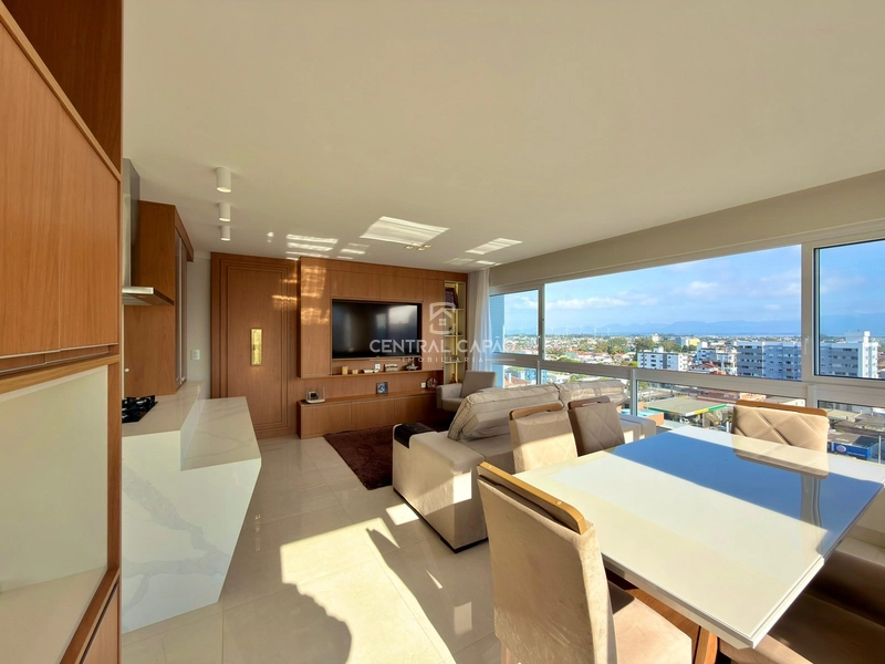 Amplo apartamento com infra completa à venda em Capão