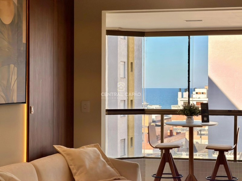 Apartamento 2 dormitórios com sacada de frente à venda em Capão: 2ª foto da galeria de imagens do imóvel