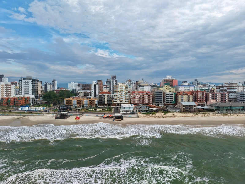 Apartamento 2 dormitórios com sacada de frente para o mar: 35ª foto da galeria de imagens do imóvel