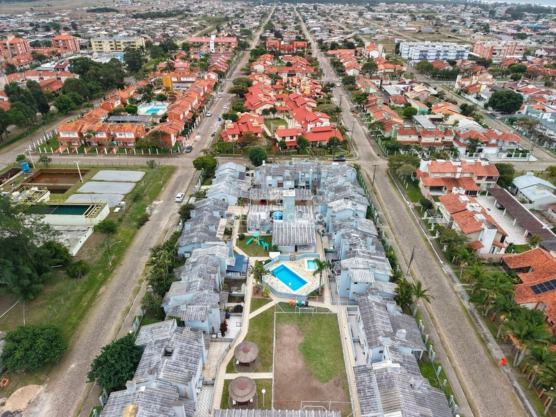 Sobrado em condomínio com piscina em Capão Novo: 25ª foto da galeria de imagens do imóvel