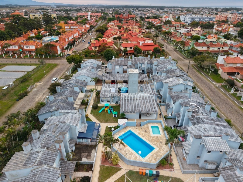 Sobrado em condomínio com piscina em Capão Novo: 24ª foto da galeria de imagens do imóvel
