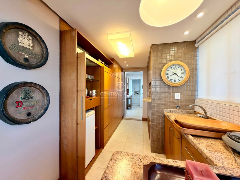 Apartamento 4 dormitórios de frente para o mar: 11ª foto da galeria de imagens do imóvel