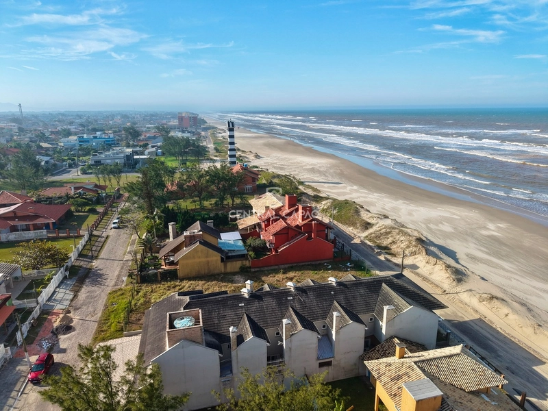 Casa 2 dormitórios com vista para o mar: 3ª foto da galeria de imagens do imóvel