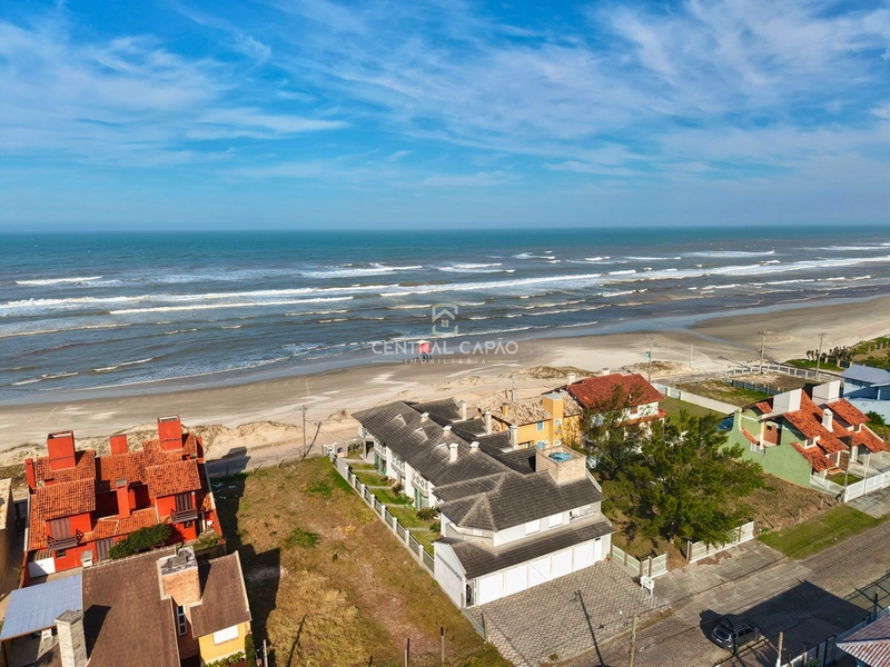 Casa 2 dormitórios com vista para o mar: 1ª foto da galeria de imagens do imóvel