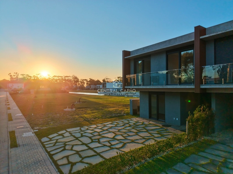 Casa beira lago no condomínio Amaná em Atlântida: 33ª foto da galeria de imagens do imóvel