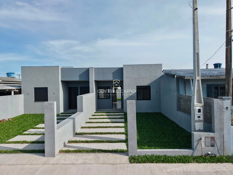 Casa 2 dormitórios em Capão Novo: 1ª foto da galeria de imagens do imóvel