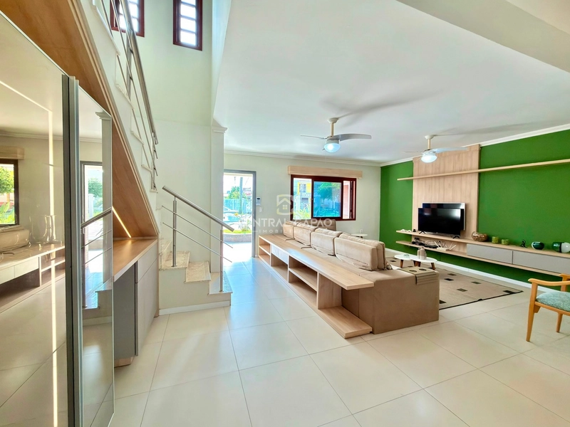 Sobrado 3 dormitórios mobiliada e decorada com piscina: 3ª foto da galeria de imagens do imóvel
