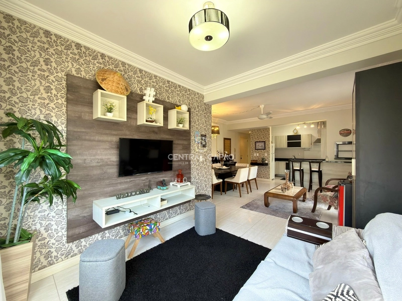Apartamento 3 dormitórios de frente para praça à venda em Capão: 2ª foto da galeria de imagens do imóvel