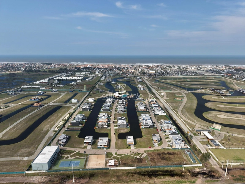 Residência conteporânea beira lago no condomínio Zen: 45ª foto da galeria de imagens do imóvel