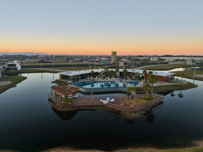 Residência conteporânea beira lago no condomínio Zen: 46ª foto da galeria de imagens do imóvel