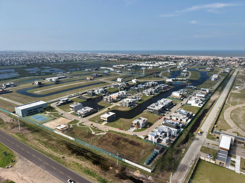 Residência conteporânea beira lago no condomínio Zen: 44ª foto da galeria de imagens do imóvel