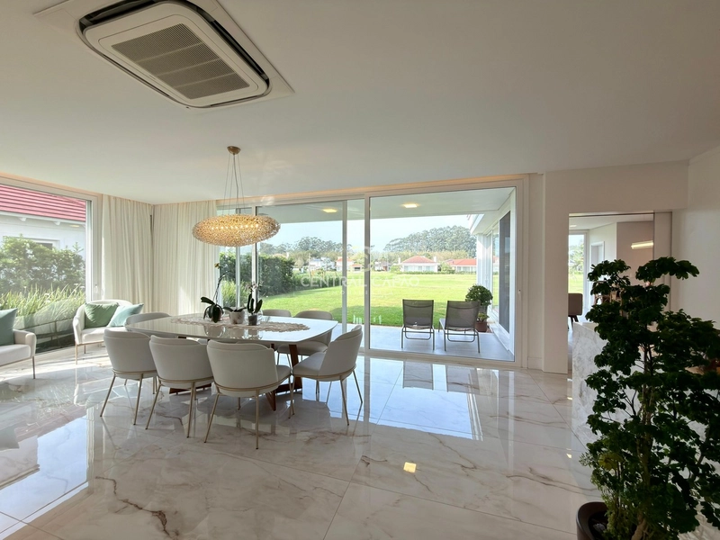 Casa 5 suítes mobiliada e decorada no condomínio Green Village: 5ª foto da galeria de imagens do imóvel