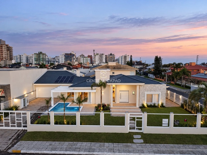 Casa 3 suítes com piscina e energia solar à venda em Capão: 1ª foto da galeria de imagens do imóvel