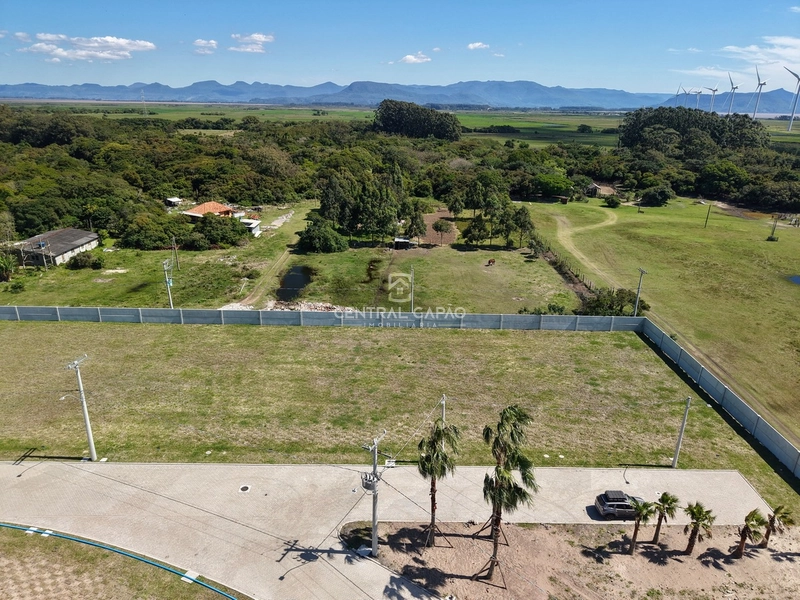 Terreno frente leste à venda no condomínio Pleno em Xangri-Lá: 2ª foto da galeria de imagens do imóvel