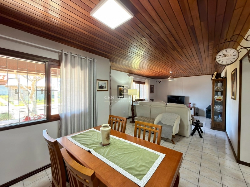 Casa 3 dormitórios + anexo à venda no bairro Zona Nova: 4ª foto da galeria de imagens do imóvel