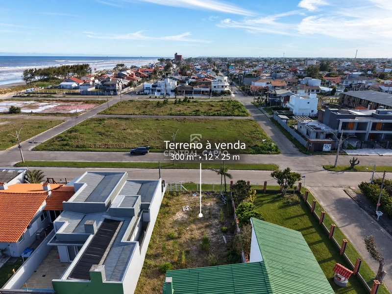 Terreno com ótima localizaçãoem Rainha do Mar: 1ª foto da galeria de imagens do imóvel