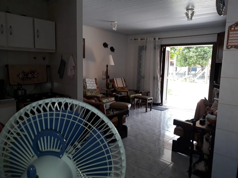 Casa de 3 dormitórios com piscina: 8ª foto da galeria de imagens do imóvel