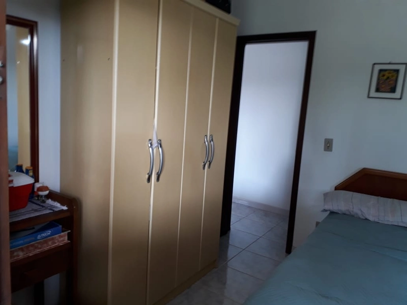 Casa de 3 dormitórios com piscina: 9ª foto da galeria de imagens do imóvel