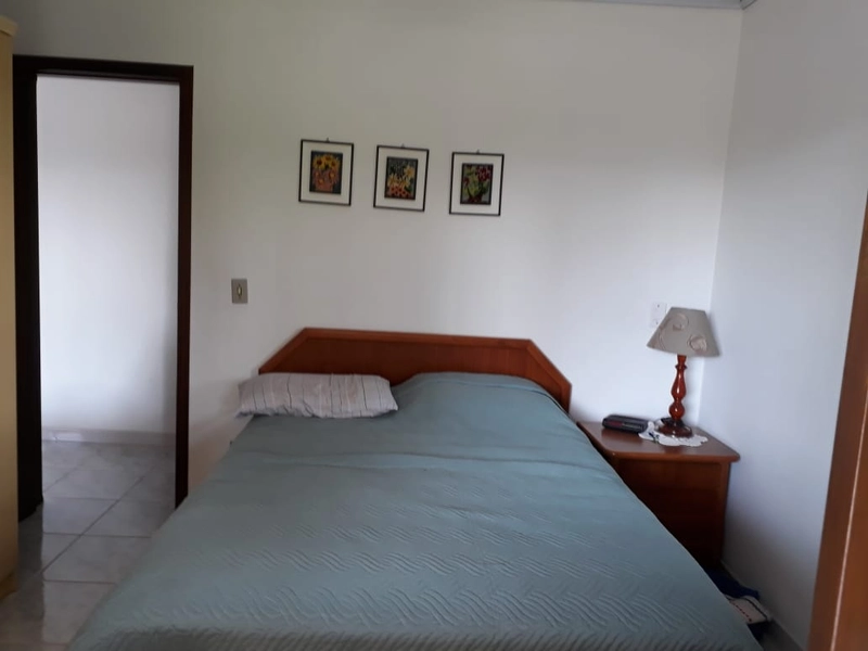 Casa de 3 dormitórios com piscina: 10ª foto da galeria de imagens do imóvel