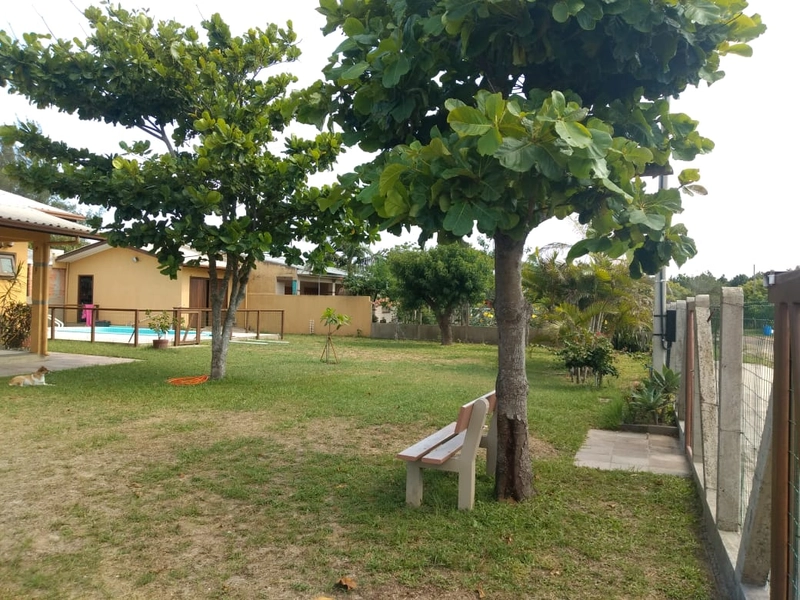 Casa de 3 dormitórios com piscina: 12ª foto da galeria de imagens do imóvel