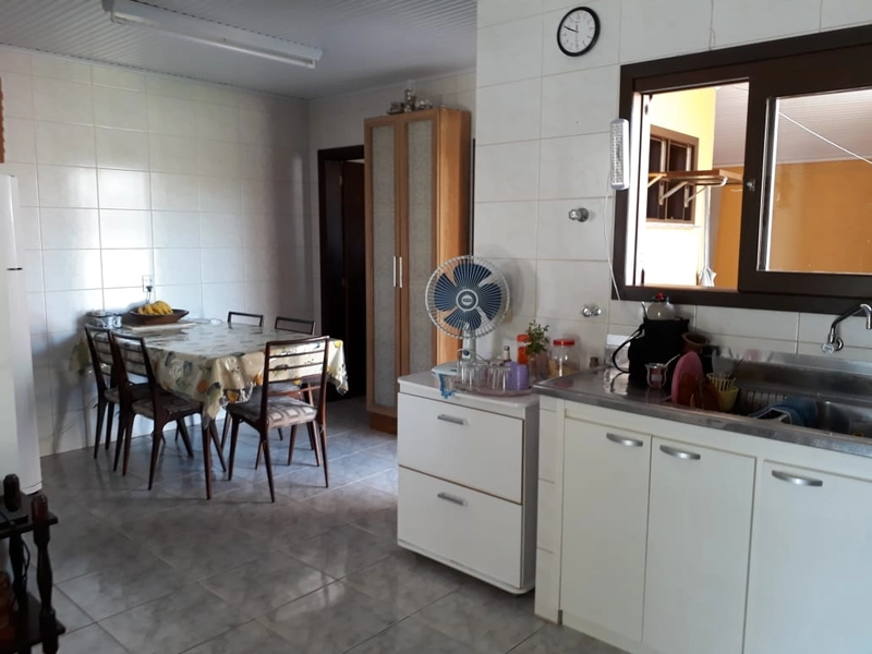 Casa de 3 dormitórios com piscina: 13ª foto da galeria de imagens do imóvel