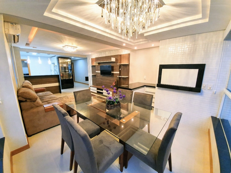 Amplo apartamento mobiliado junto à praça Luis Bassani: 3ª foto da galeria de imagens do imóvel