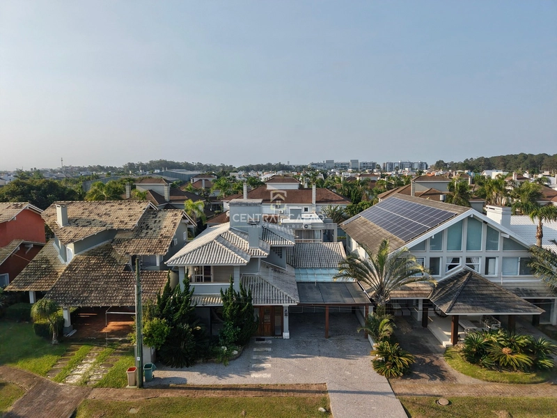 Casa 4 dormitórios à venda no condomínio Lagos Park: 2ª foto da galeria de imagens do imóvel