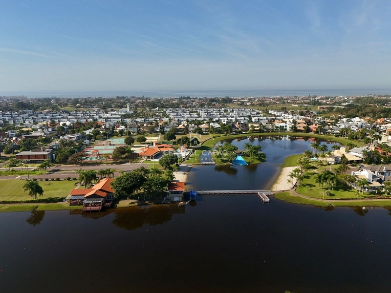 Casa 4 dormitórios à venda no condomínio Lagos Park: 48ª foto da galeria de imagens do imóvel