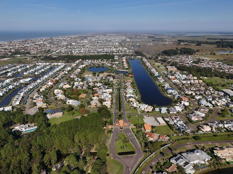 Casa 4 dormitórios à venda no condomínio Lagos Park: 4ª foto da galeria de imagens do imóvel