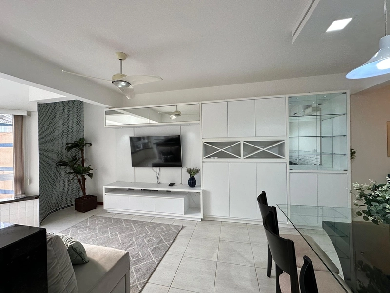 APARTAMENTO 2 DORMITÓRIOS COM SACADA DE FRENTE EM CAPÃO DA CANOA: 3ª foto da galeria de imagens do imóvel