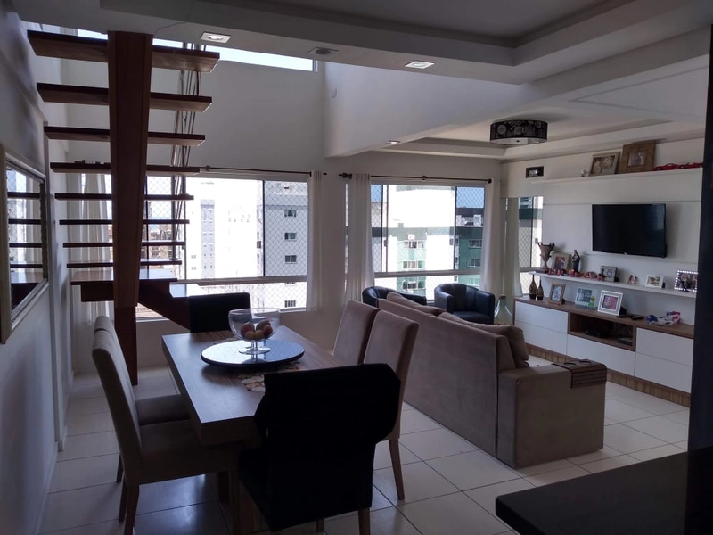 Duplex 3 dormitorios sendo duas suítes, com vista mar: 1ª foto da galeria de imagens do imóvel
