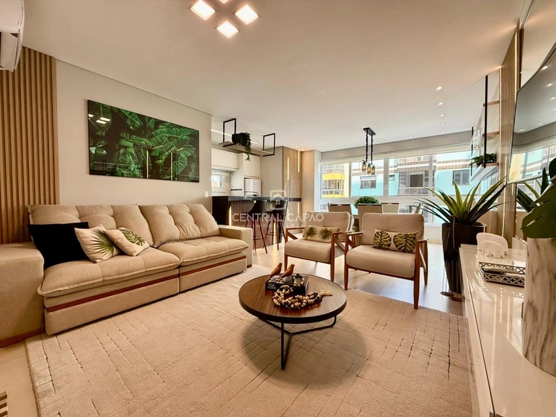 Apartamento de 2 dormitórios Mobiliado & Decorado: 3ª foto da galeria de imagens do imóvel