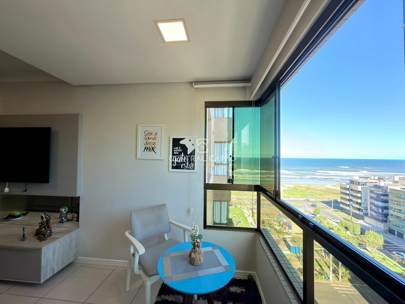 Apartamento de 2 quartos com vista para o mar em Capão da Canoa.