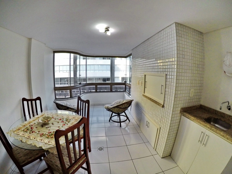 Apartamento de 2 dormitórios mobiliado com garagem em Capão da Canoa.: 2ª foto da galeria de imagens do imóvel