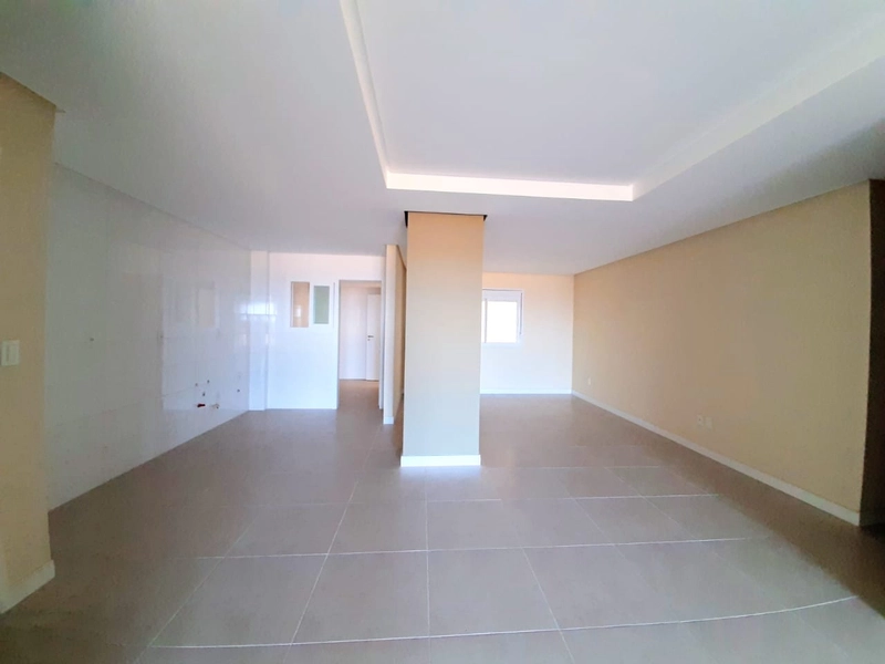 Apartamento com três dormitórios: 3ª foto da galeria de imagens do imóvel