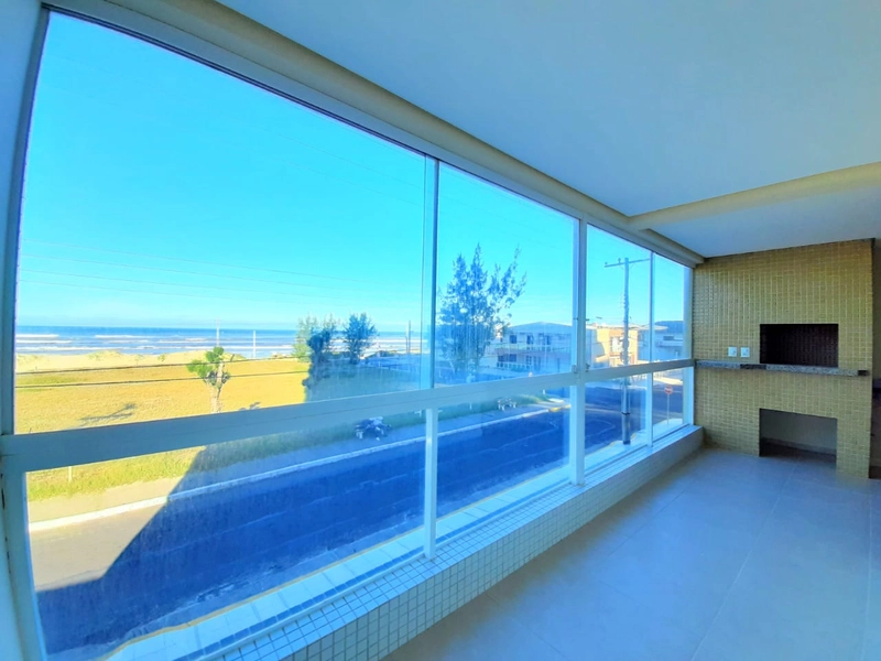 Apartamento com três dormitórios: 1ª foto da galeria de imagens do imóvel