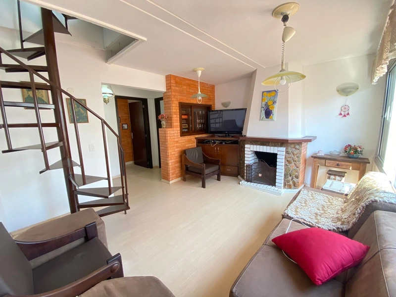 Cobertura duplex junto a praça com vista para o mar: 1ª foto da galeria de imagens do imóvel