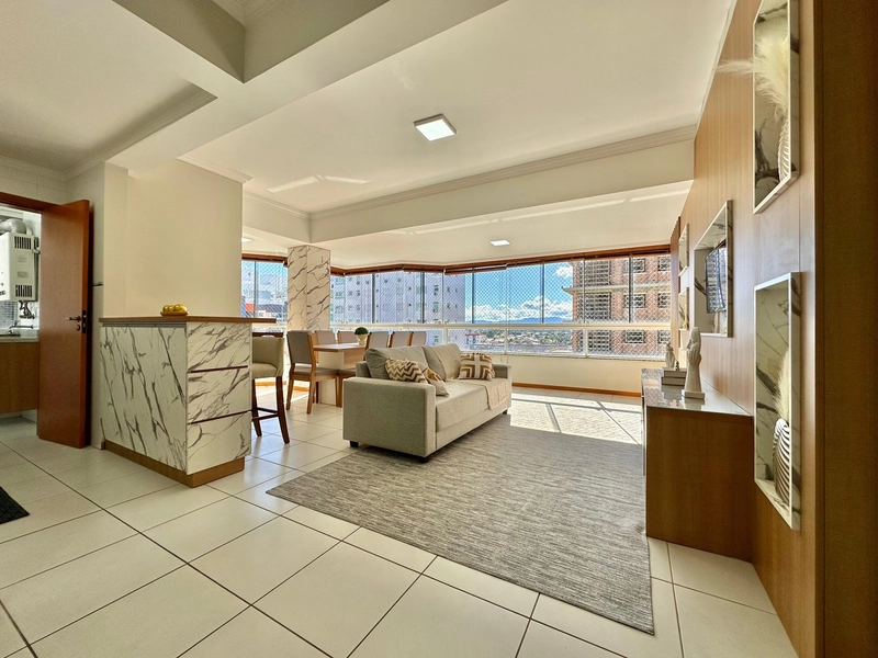 APARTAMENTO DE 3 DORMITÓRIOS MOBILIADO E DECORADO AMPLO A VENDA: 2ª foto da galeria de imagens do imóvel