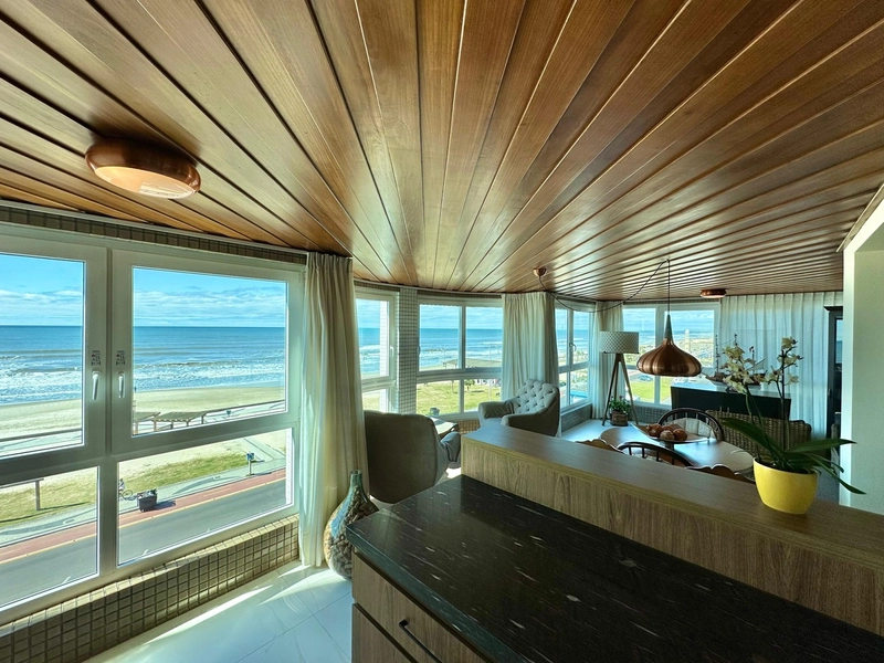 APARTAMENTO À VENDA COM VISTA PARA MAR APENAS UM APTO POR ANDAR: 5ª foto da galeria de imagens do imóvel