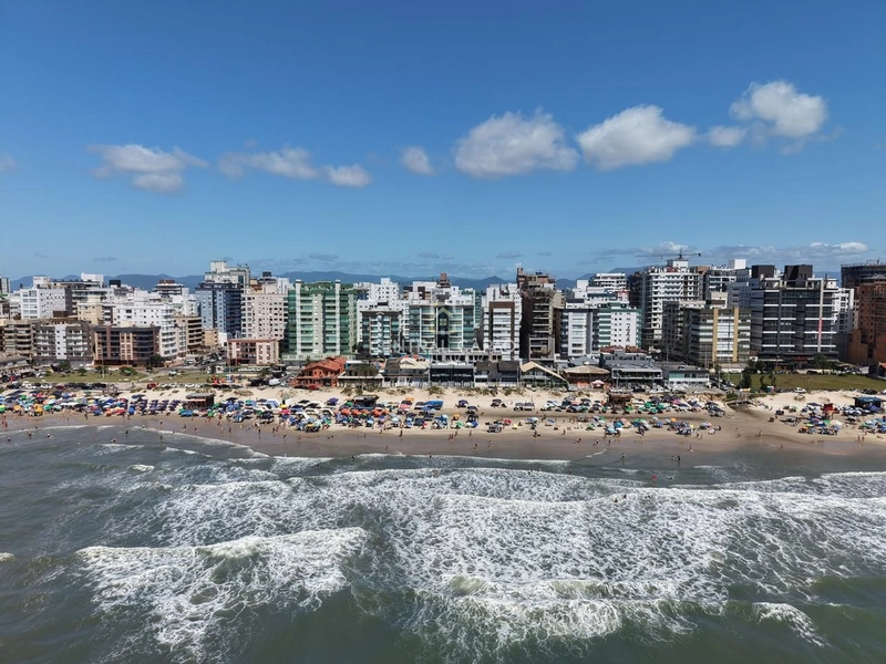 Apartamento pé na areia com vista à beira mar à venda em Capãp: 2ª foto da galeria de imagens do imóvel