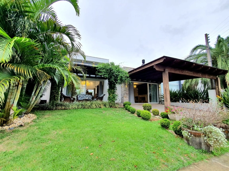 Casa de 3 dormitórios no condado de Capão: 1ª foto da galeria de imagens do imóvel
