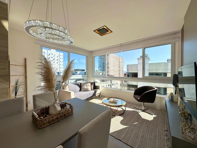 APARTAMENTO 2 DORMITÓRIOS COM SACADA DE FRENTE