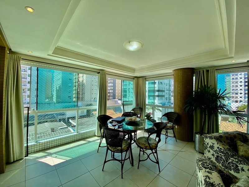 Apartamento 2 dormitórios de frente mobiliado e decorado: 10ª foto da galeria de imagens do imóvel